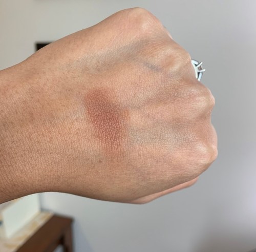 Estee Lauder Ultimate Mineral-Infused Matte Bronzers shade 04 Hot Spell (deep) swatch on dark skin