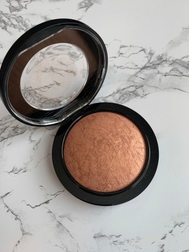 MAC mineralize skinfinish cheeky bronze highlighter