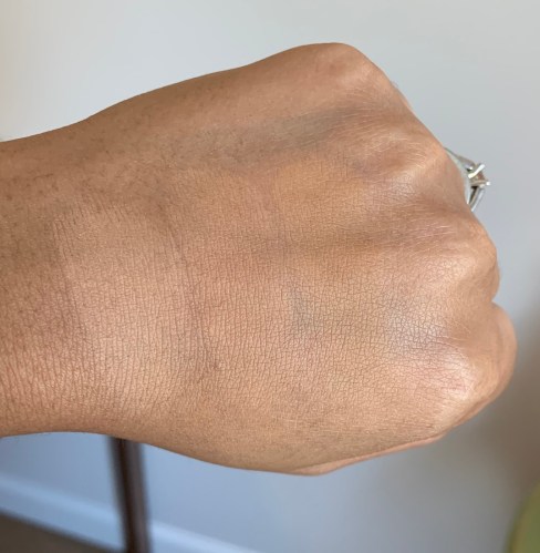 MAC Studio Fix Powder Plus Foundation C6, C7, NC50 Swatches medium dark skin