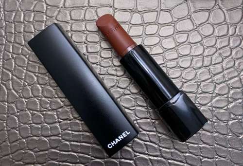 Chanel Rouge Allure Velvet Extreme 122 Chestnut Lipstick Swatches