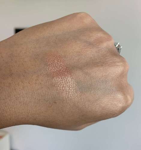 Makeup Geek Highlighter Firework Swatch medium dark skin