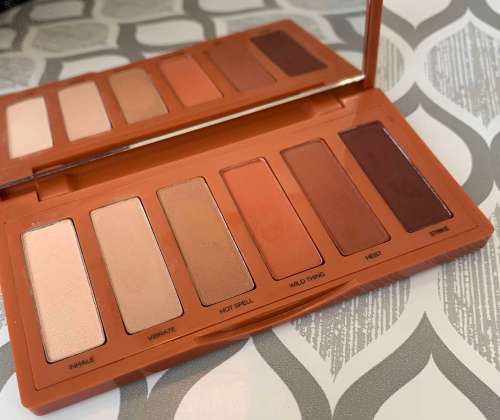 Urban Decay Naked Petite Heat Swatches medium dark skin