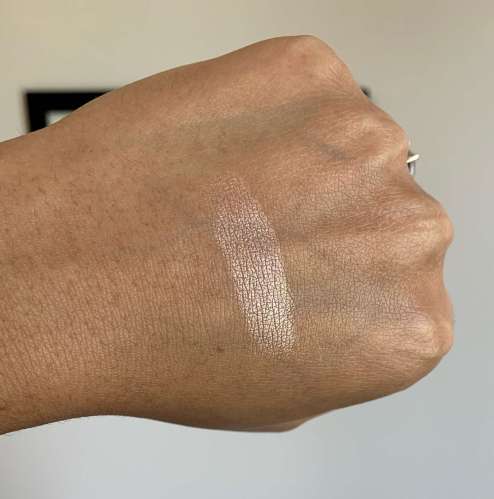 Laura Mercier RoseGlow Highlighting Powder/Highlighter Medium Dark Skin Swatch