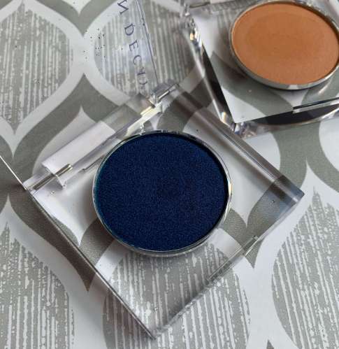 Urban Decay 24/7 Eyeshadow (Charged Swatch on Medium Dark Skin)