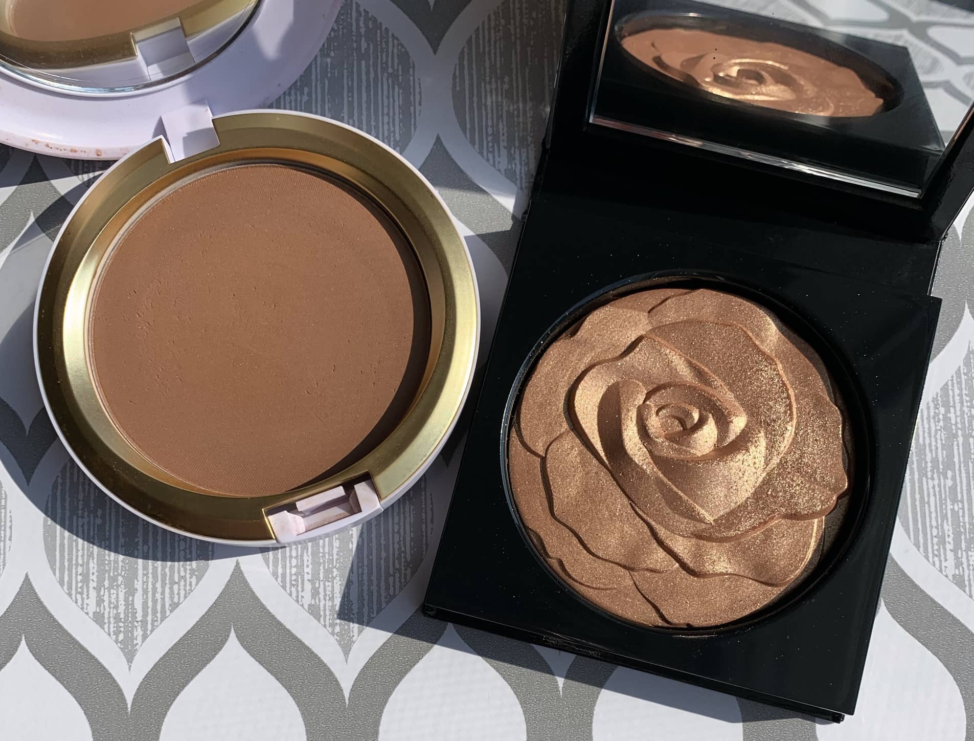 MAC Sun-Soaked Strip Bronzer and Selena La Layenda Highlighter