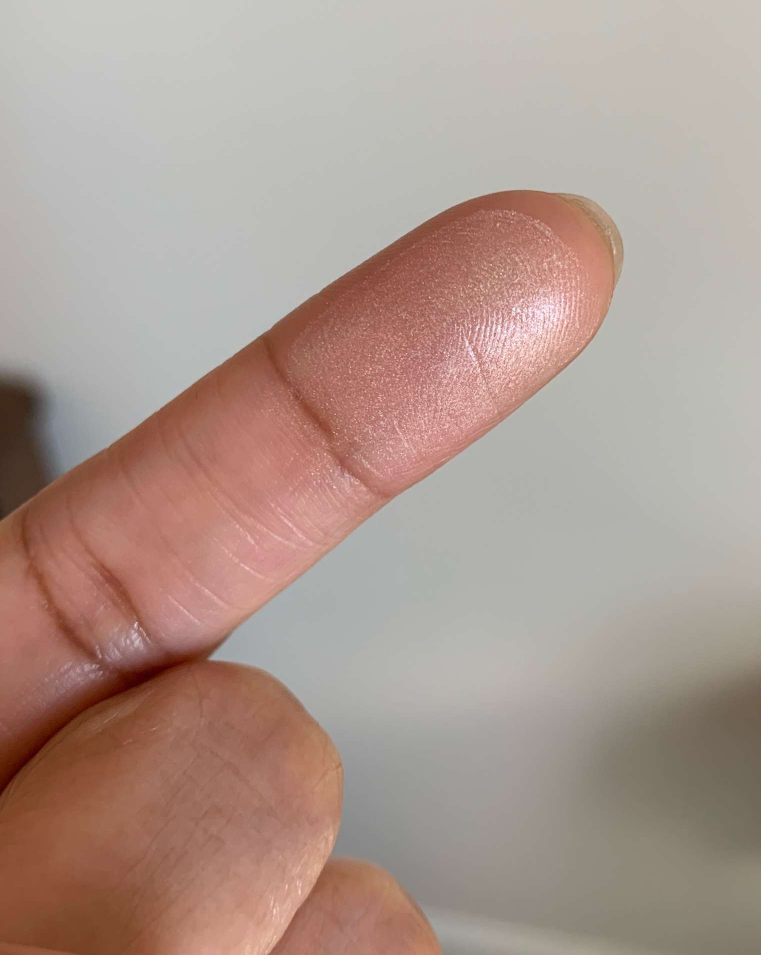 NARS Light Reflecting Setting Powder in Translucent Crystal Swatch Medium Dark Skin