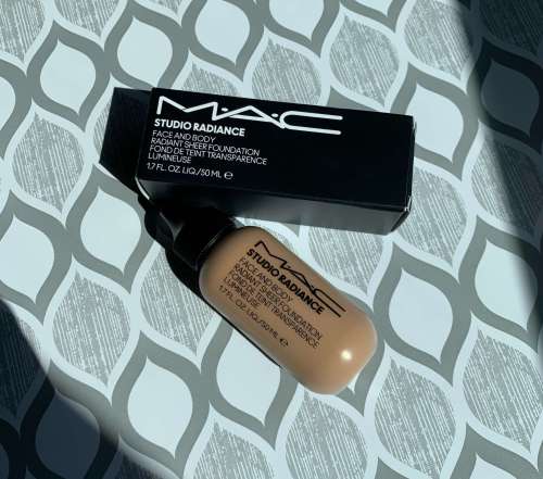 MAC Studio Radiance Face and Body C5 Swatch Medium Deep Skin