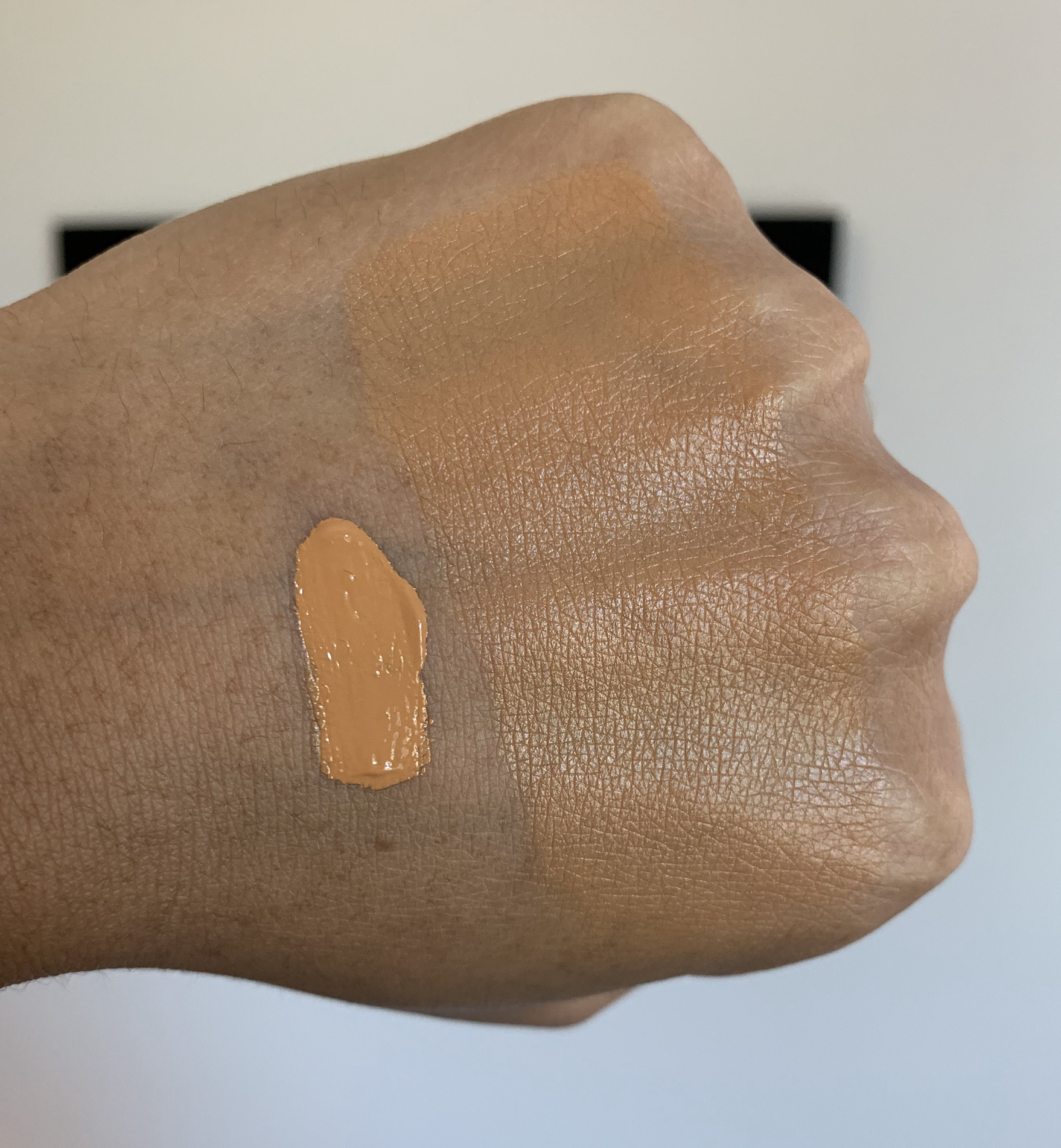 Urban Decay Hydromaniac Tinted Glow Hydrator in 60 Medium Deep Dark Swatch