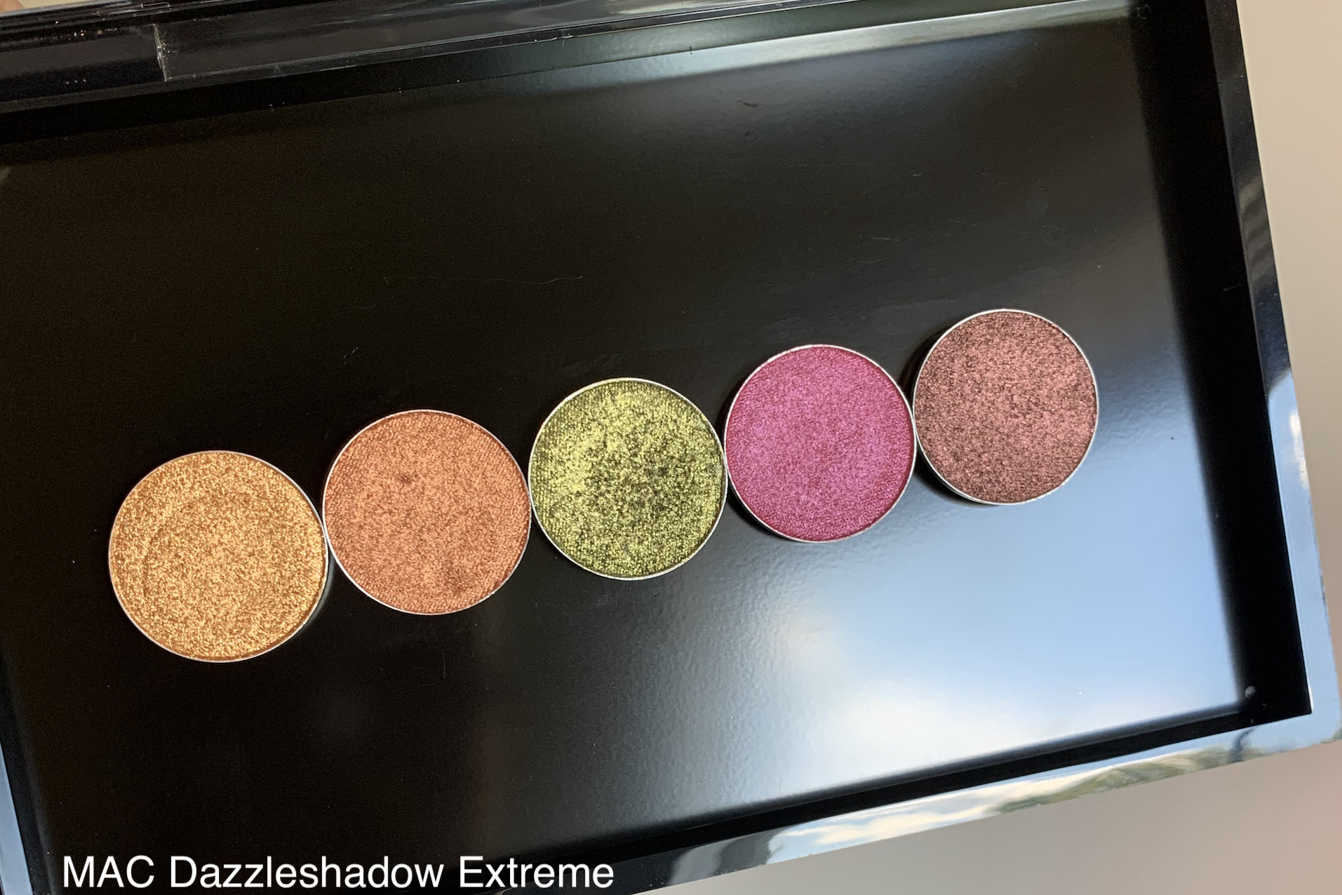 MAC Dazzleshadow Extreme Eyeshadows Objet D' Art, Couture Copper, Joie De Glitz, Celebutante, Incinerated Swatches and Review