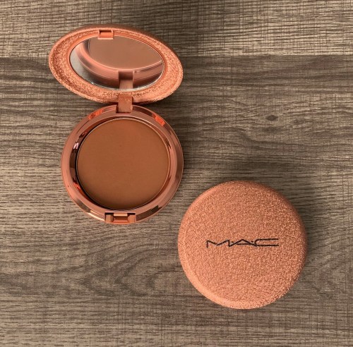 MAC Skinfinish Sunstruck Bronzer Swatches (Matte Deep Rosy and Radiant Deep Golden)