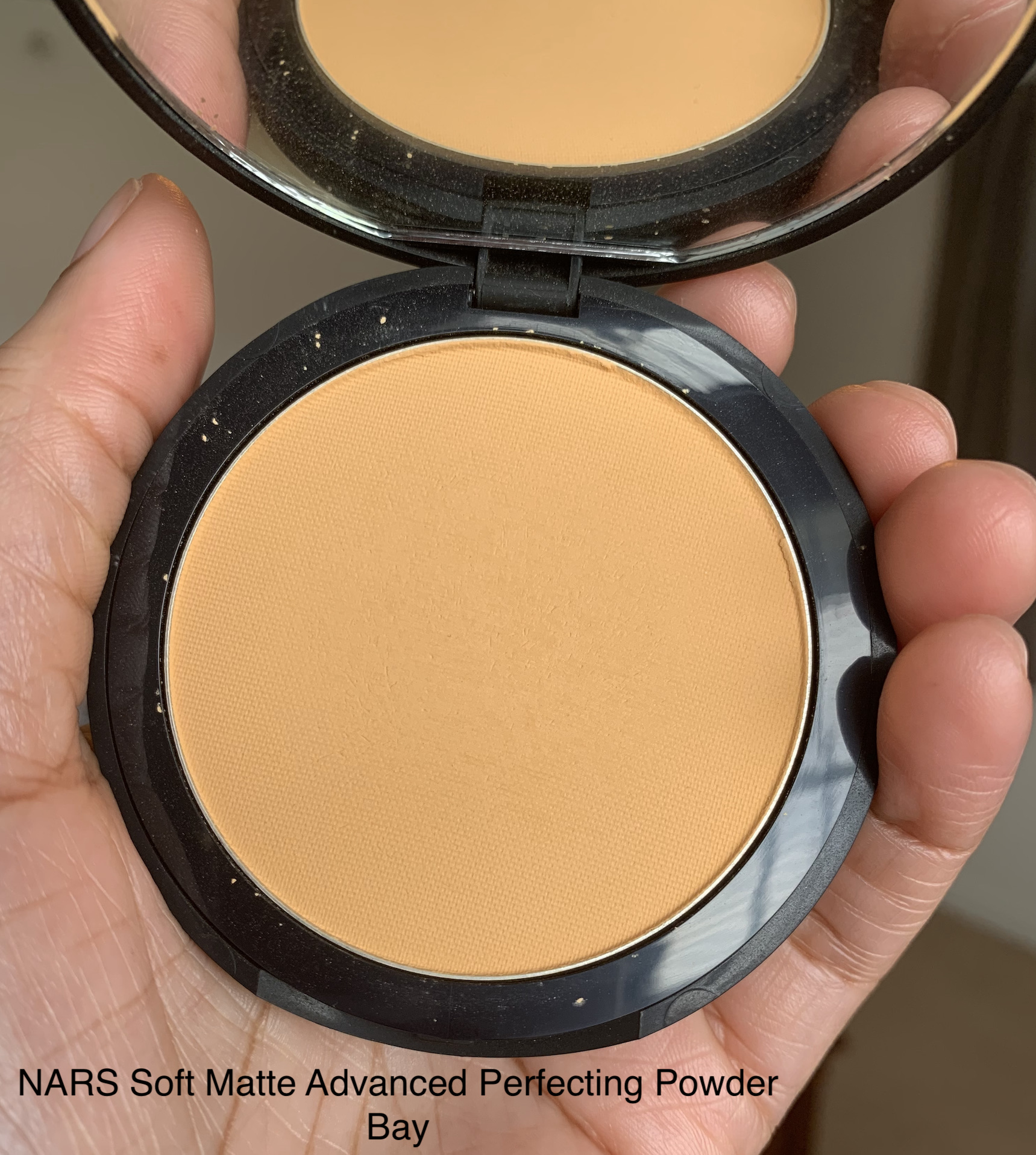 NARS Soft Matte Advanced Perfecting Powder Bay Swatch Medium Dark Skin