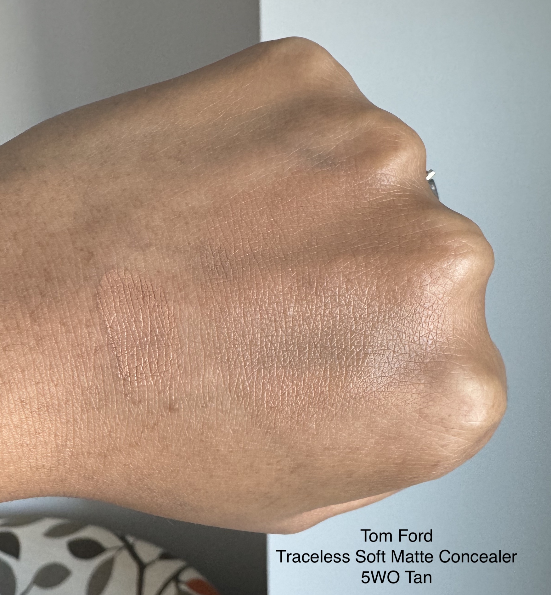 Tom Ford Traceless Soft Matte Concealer 5WO Tan Swatch Medium Dark Skin