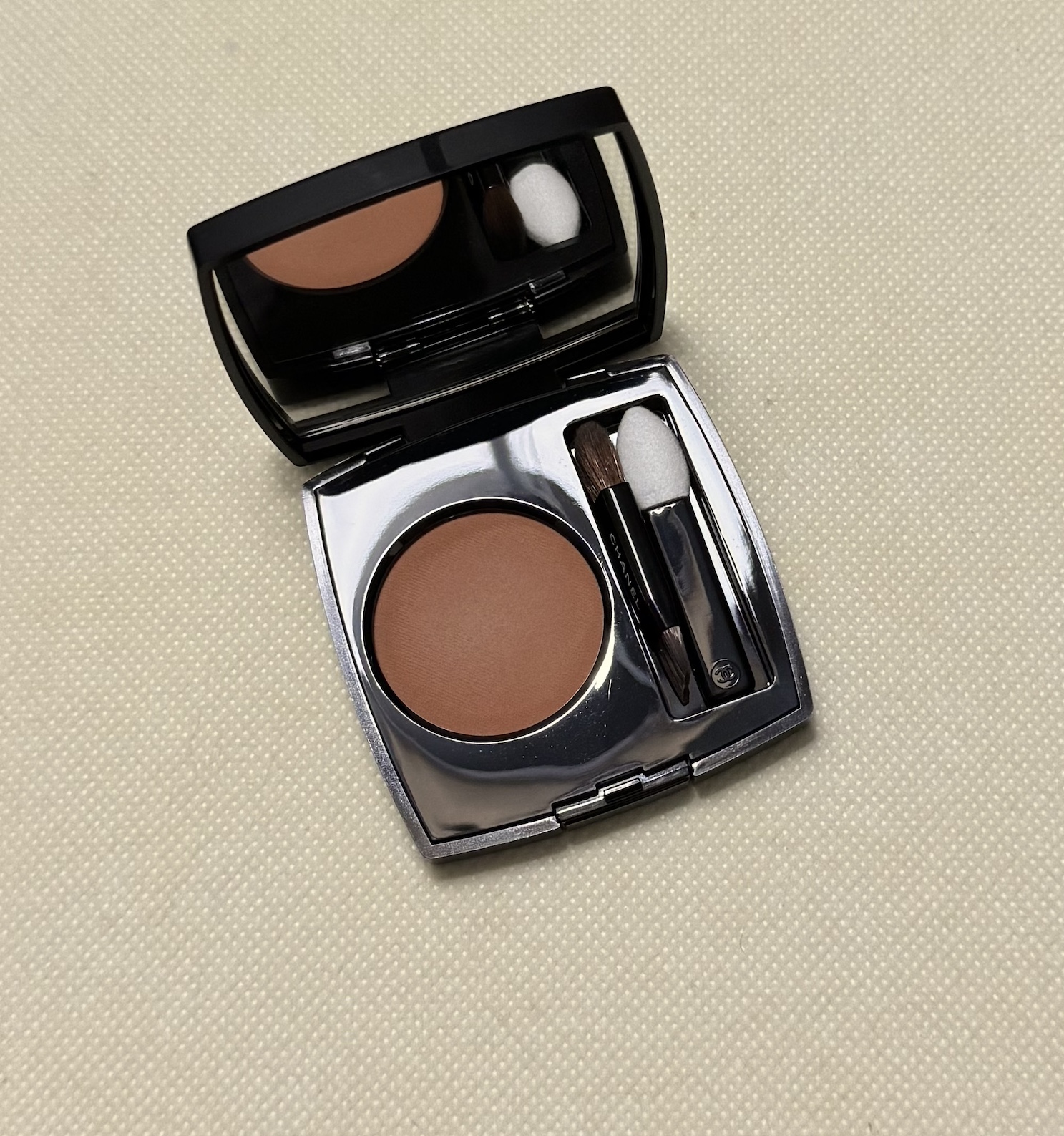 Chanel Ombre Essentielle Eyeshadow 248 Latte Frappe Swatch
