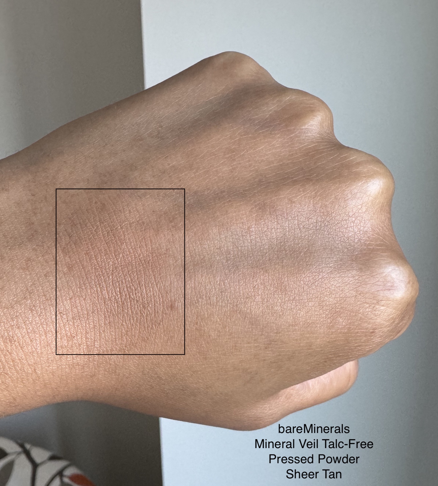 bareMinerals Mineral Veil Talc-Free Pressed Powder Sheer Tan Swatch Medium Dark Skin