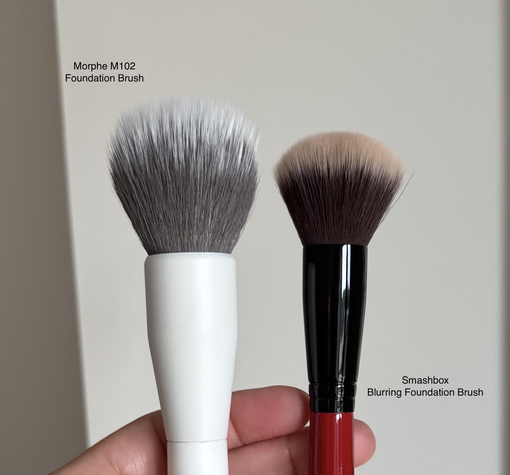 Morphe M102 Rounded Cream Liquid Foundation Brush Review and Comparison to Smashbox Blurring Foundation Brush