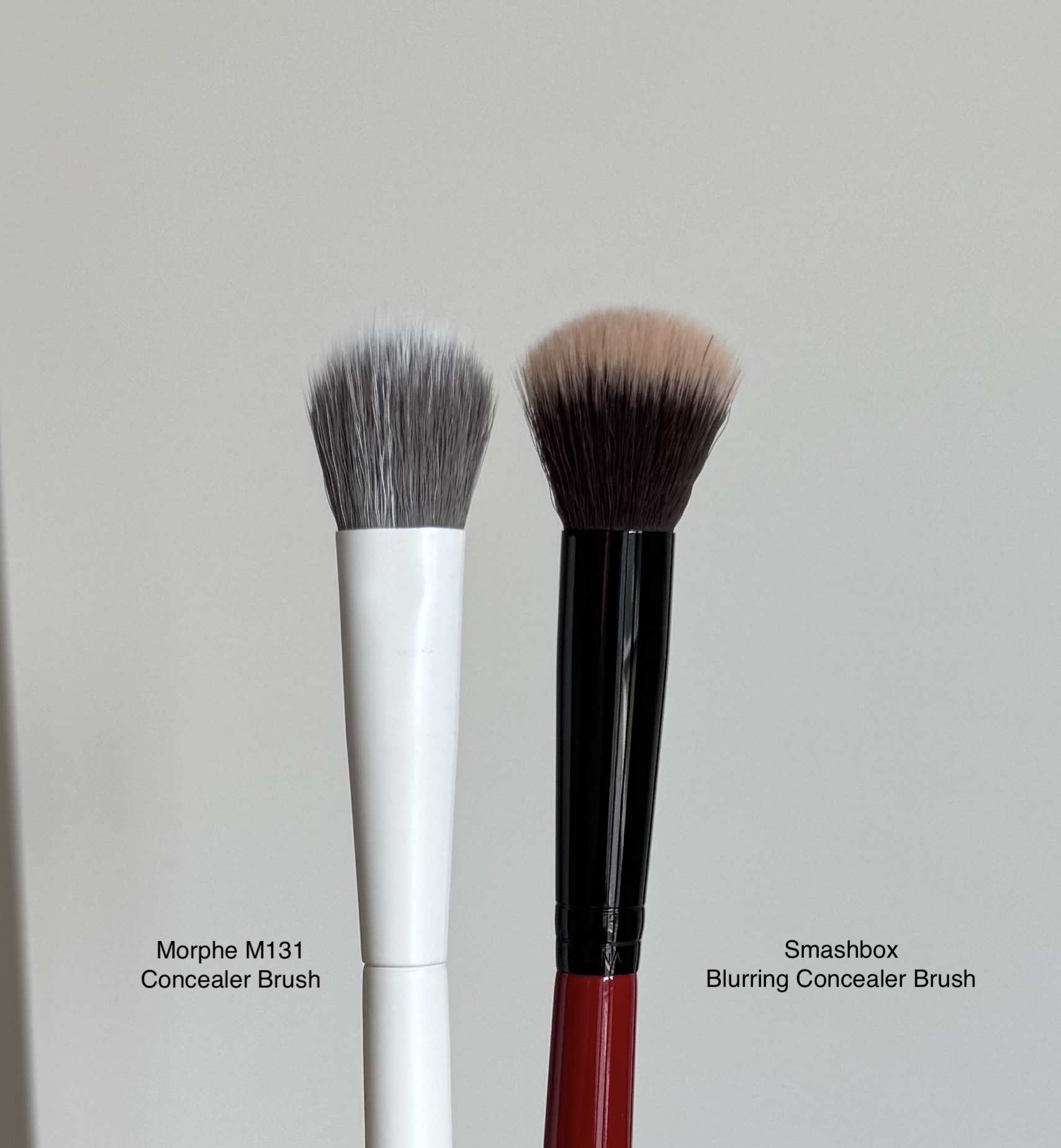 Morphe M131 Rounded Paddle Concealer Brush Review and Comparison to Smashbox Blurring Concealer Brush