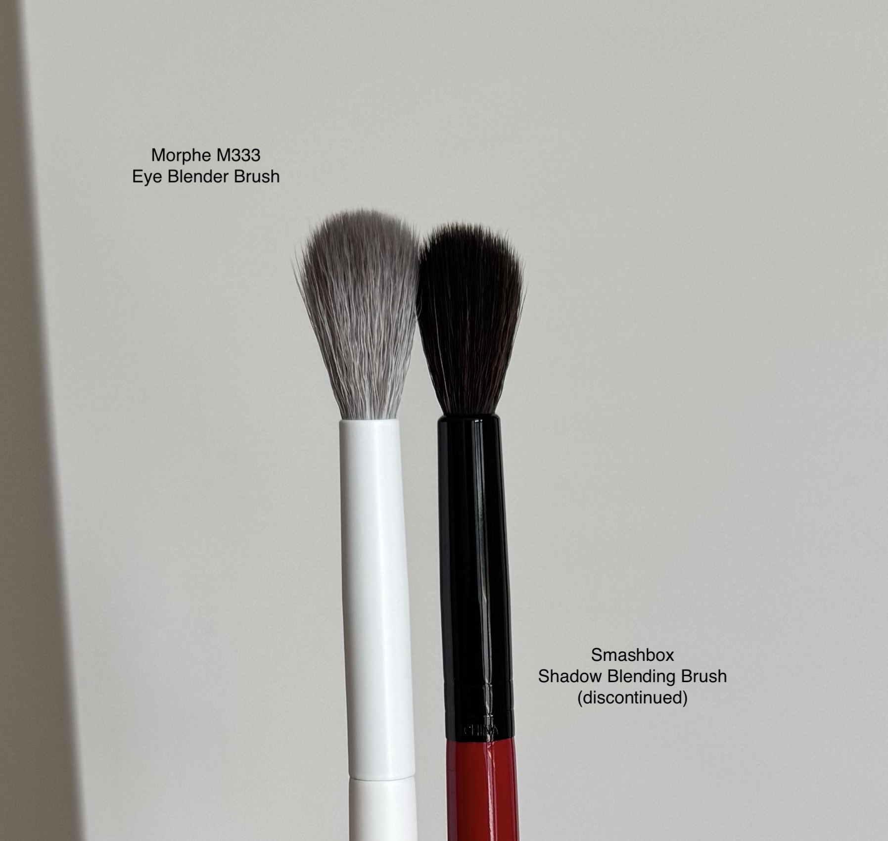 Morphe M333 Large Rounded Blender Eyeshadow Brush Review and Comparison to Smashbox Shadow Blending Brush (discontinued)