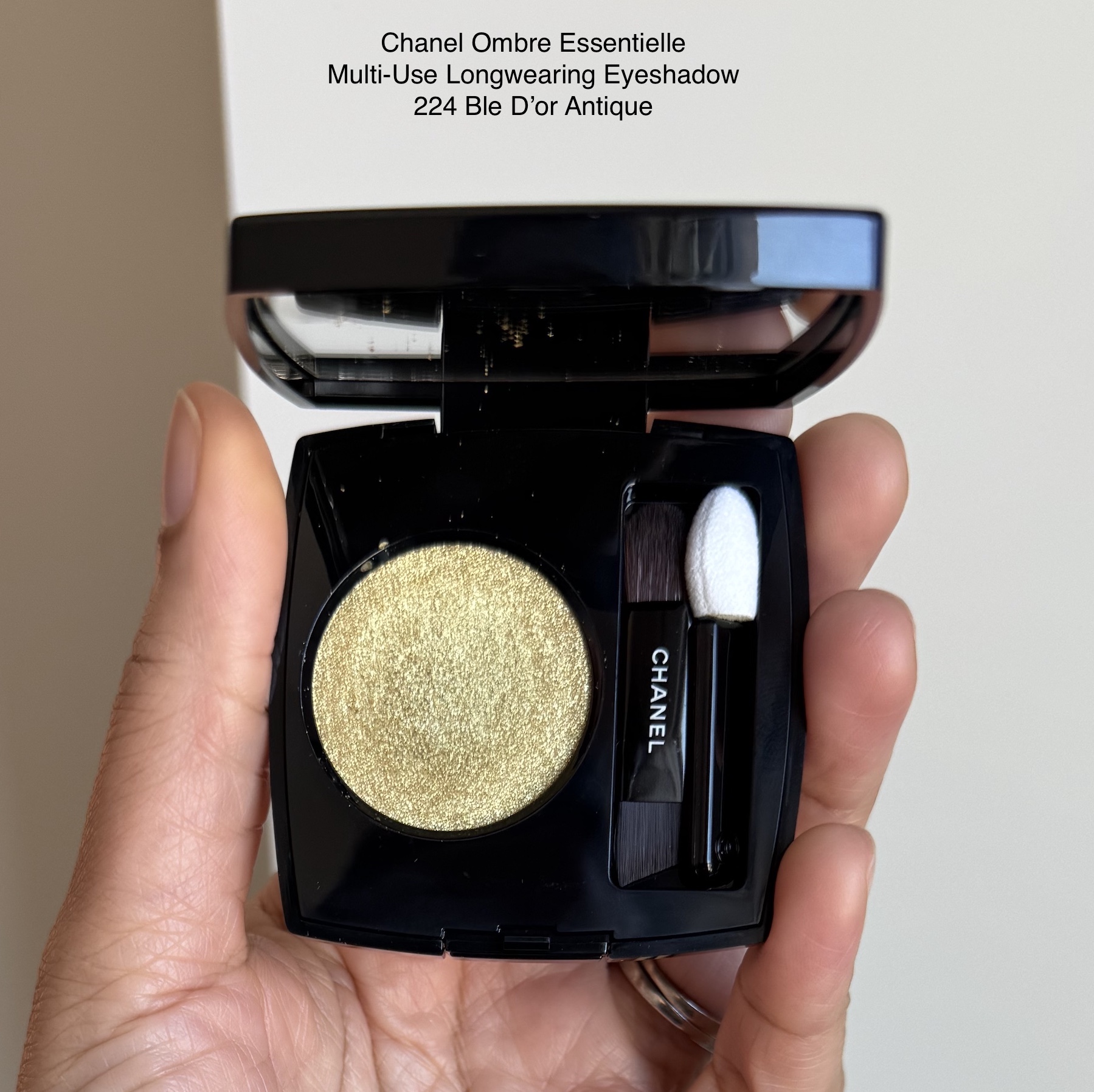 Chanel Ombre Essentielle Eyeshadow 224 Ble D'or Antique Swatch Medium Dark Skin