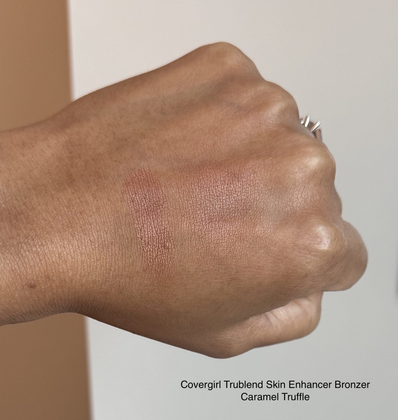 CoverGirl TruBlend Skin Enhancer Baked Luminous Bronzer (Caramel Truffle 320) Swatches Medium Dark Skin