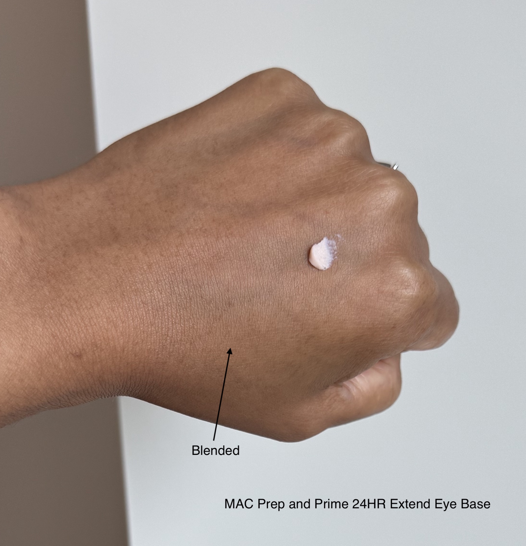 MAC Prep + Prime 24-Hour Extend Eye Base (Eyeshadow Primer) Review Swatch