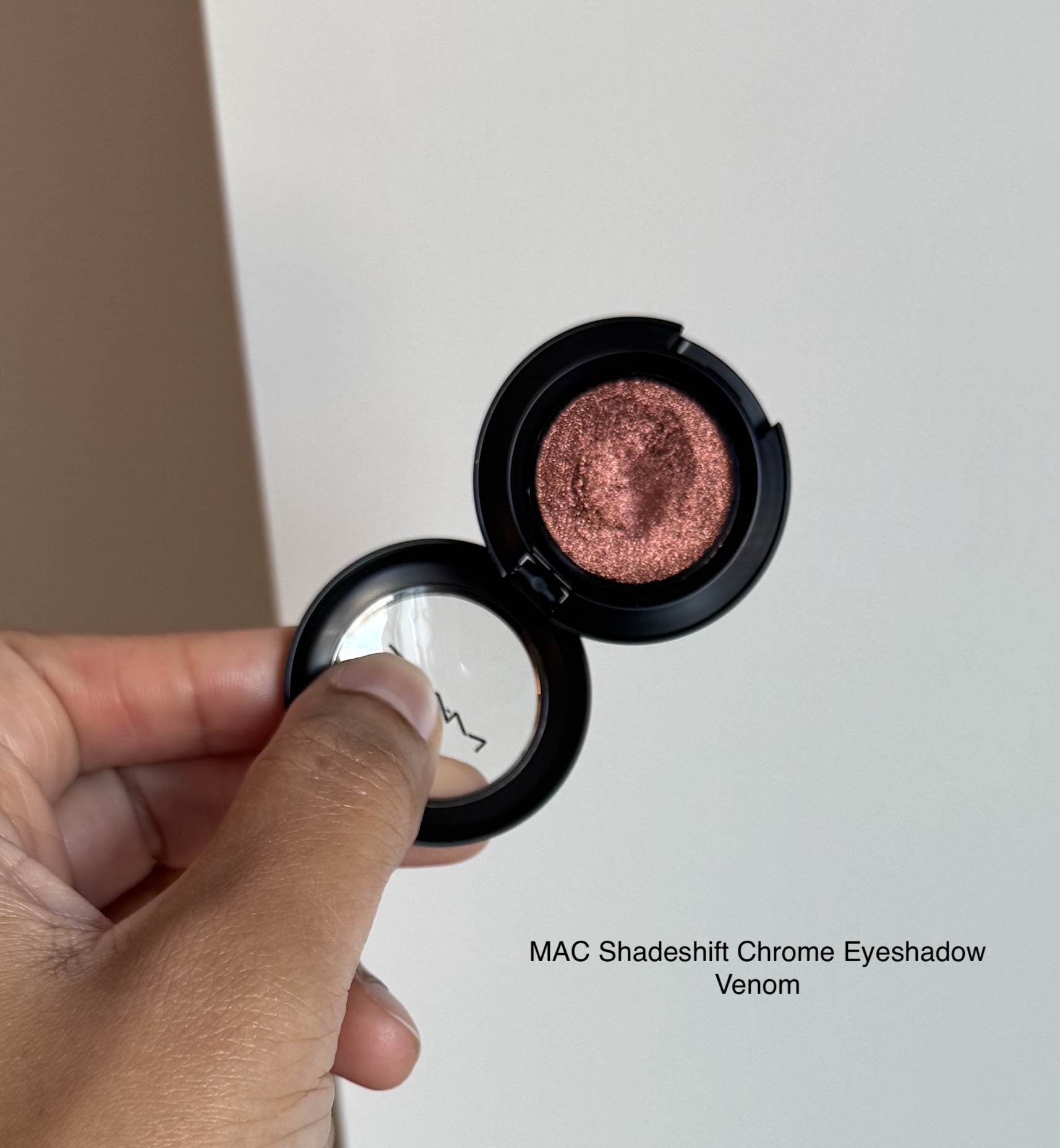 MAC Shadeshift Chrome Eyeshadow Venom Review Swatch Medium Dark Skin