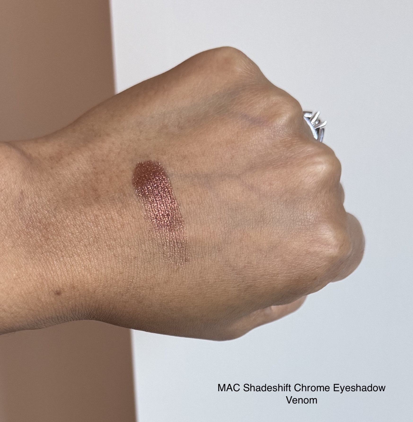 MAC Shadeshift Chrome Eyeshadow Venom Review and Swatch Medium Dark Skin