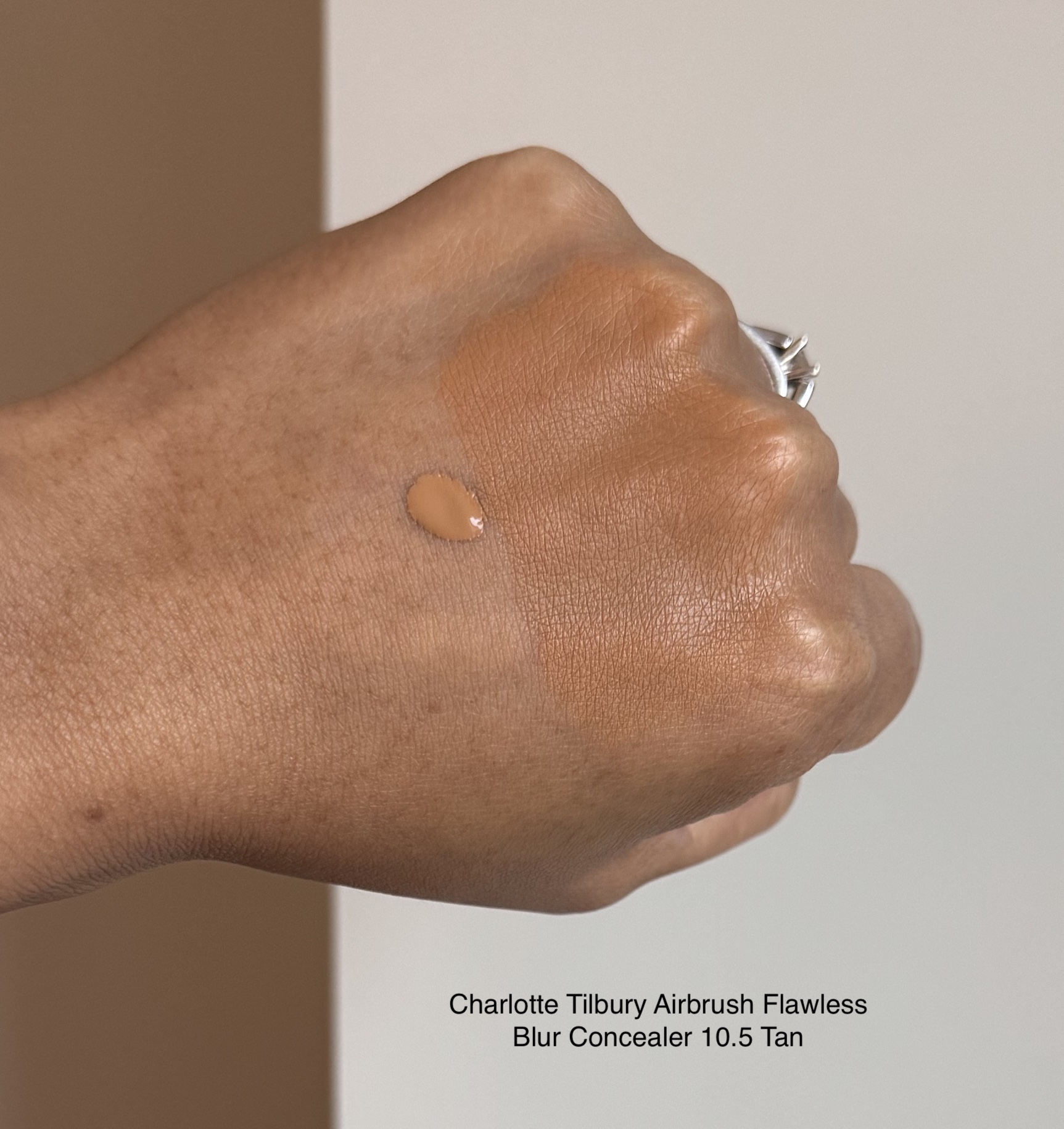 Charlotte Tilbury Airbrush Flawless Blur Concealer 10.5 Tan Swatch Medium Dark Skin